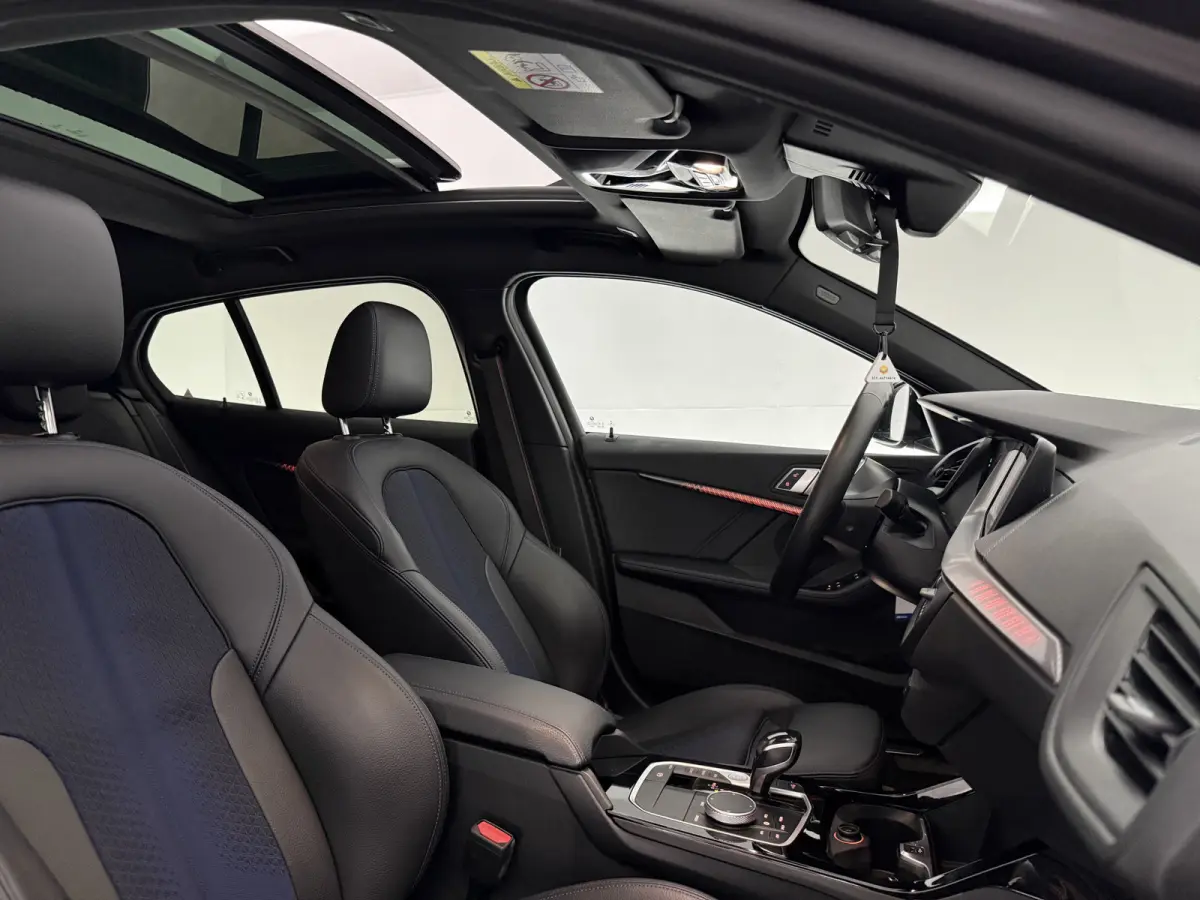 118i High Executive M-Sport | Pano | Virtual | Sfeer | Carplay | Trekhaak | Navi | Parkeersens. | NAP