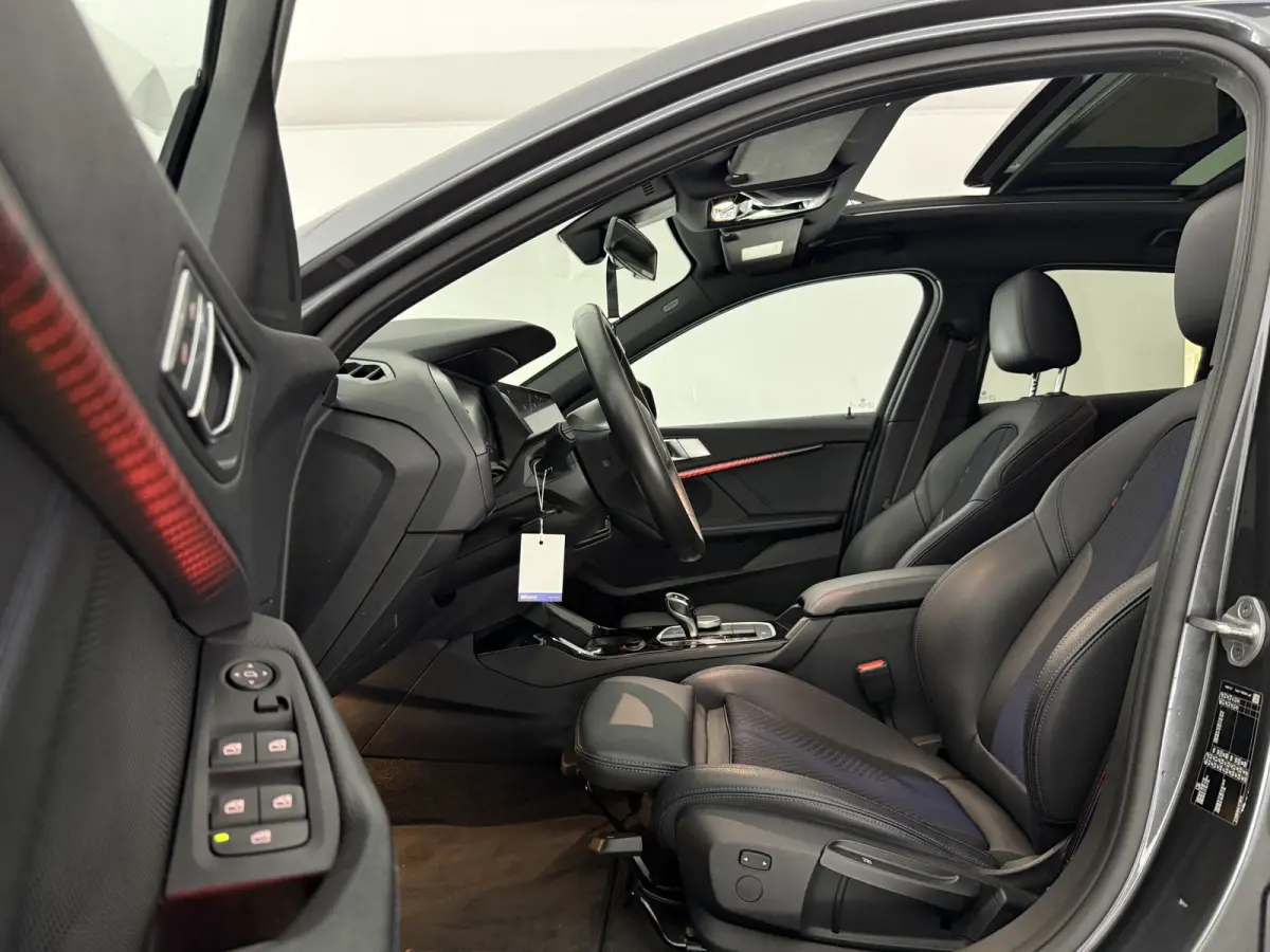 118i High Executive M-Sport | Pano | Virtual | Sfeer | Carplay | Trekhaak | Navi | Parkeersens. | NAP