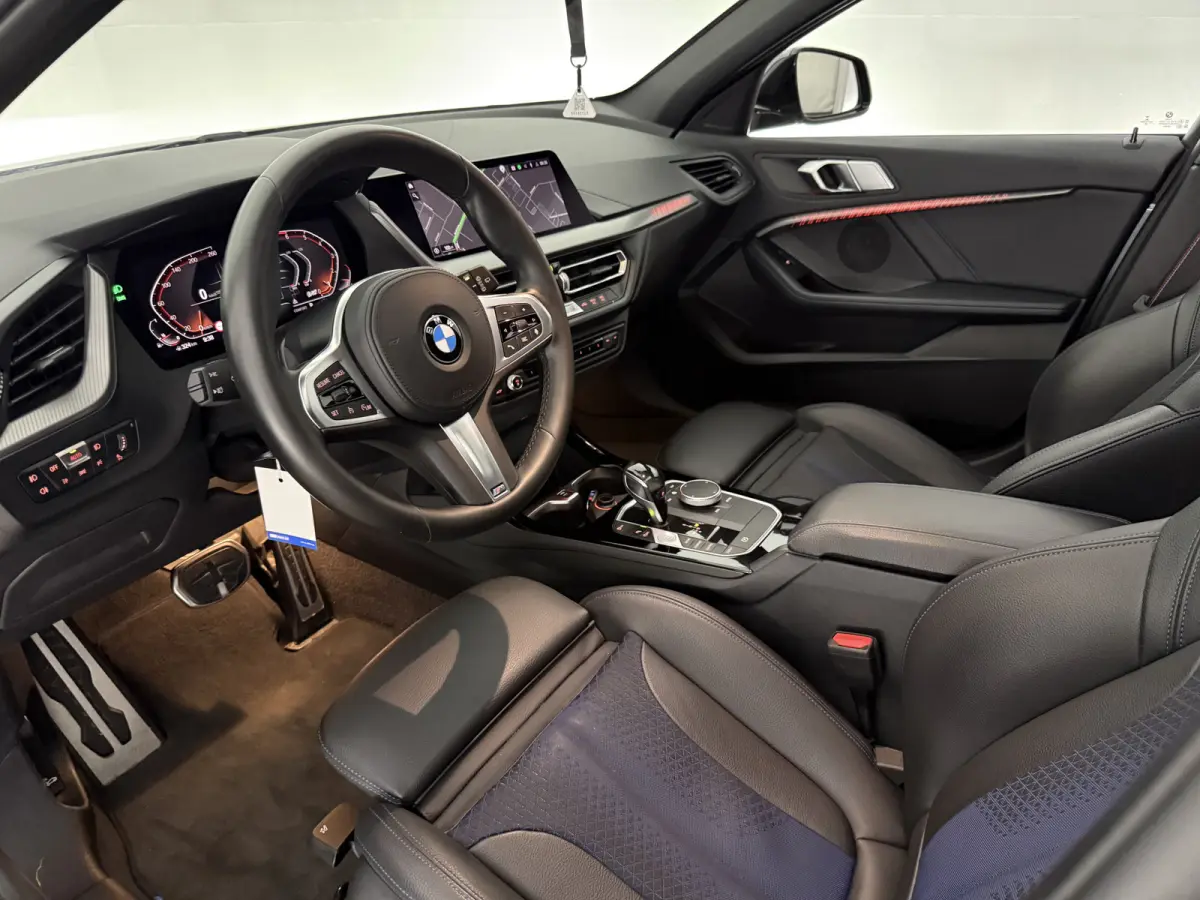118i High Executive M-Sport | Pano | Virtual | Sfeer | Carplay | Trekhaak | Navi | Parkeersens. | NAP