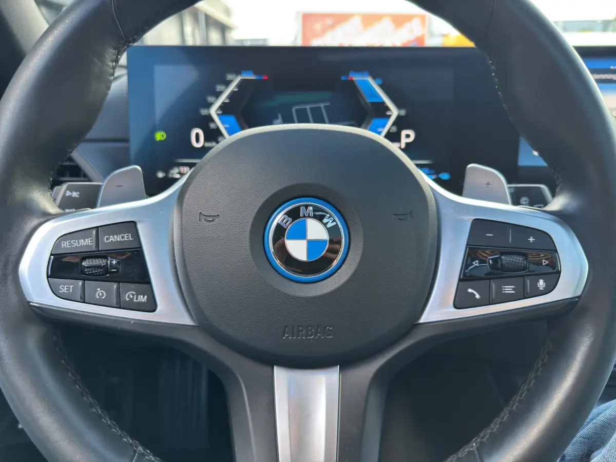 330e M-Sport Volleder | SoH 94% | 360 camera | Panoramadak | Cruise control adaptief | Stoelverwarming |