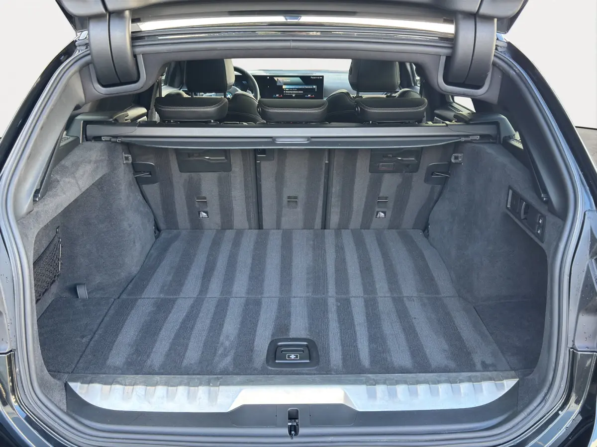 330e M-Sport Volleder | SoH 94% | 360 camera | Panoramadak | Cruise control adaptief | Stoelverwarming |