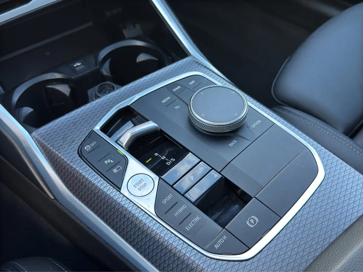 330e M-Sport Volleder | SoH 94% | 360 camera | Panoramadak | Cruise control adaptief | Stoelverwarming |