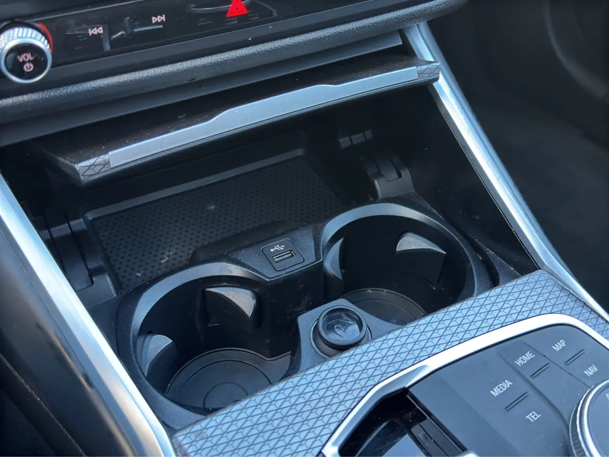 330e M-Sport Volleder | SoH 94% | 360 camera | Panoramadak | Cruise control adaptief | Stoelverwarming |