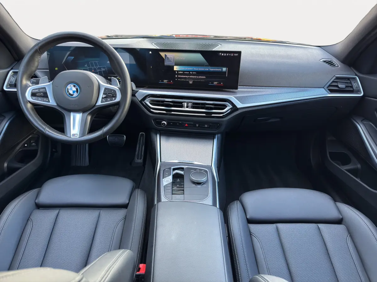 330e M-Sport Volleder | SoH 94% | 360 camera | Panoramadak | Cruise control adaptief | Stoelverwarming |