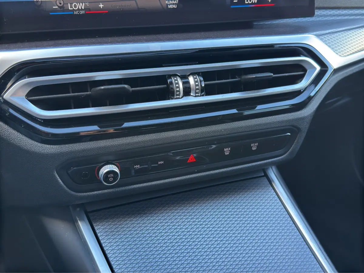 330e M-Sport Volleder | SoH 94% | 360 camera | Panoramadak | Cruise control adaptief | Stoelverwarming |