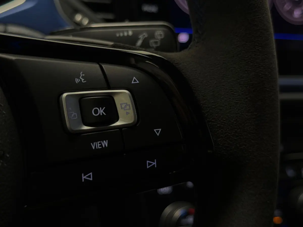 2.0 TSI 4Motion R / Akrapovic / Pano / Dcc / Acc / Leder / Carplay / Dodehoek / Camera / Keyless Go / Ambiance /
