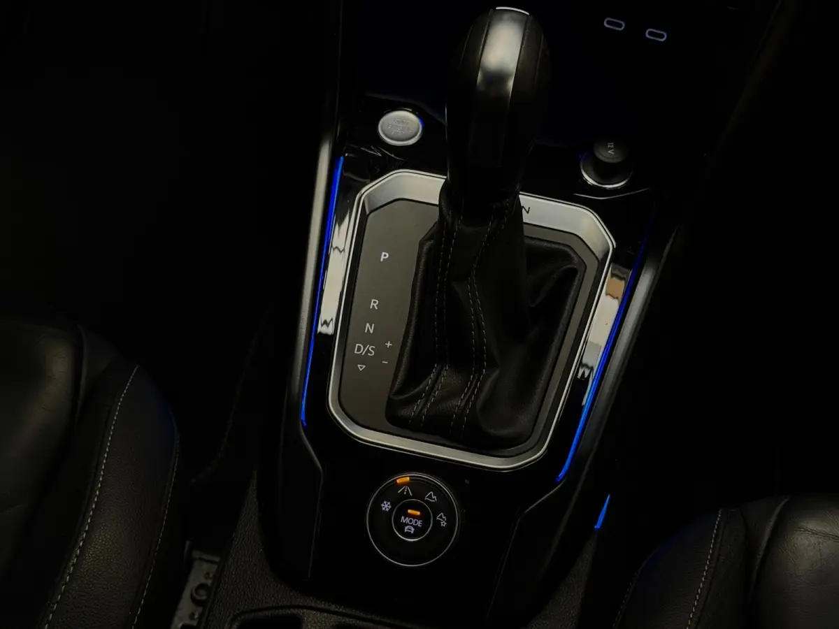 2.0 TSI 4Motion R / Akrapovic / Pano / Dcc / Acc / Leder / Carplay / Dodehoek / Camera / Keyless Go / Ambiance /