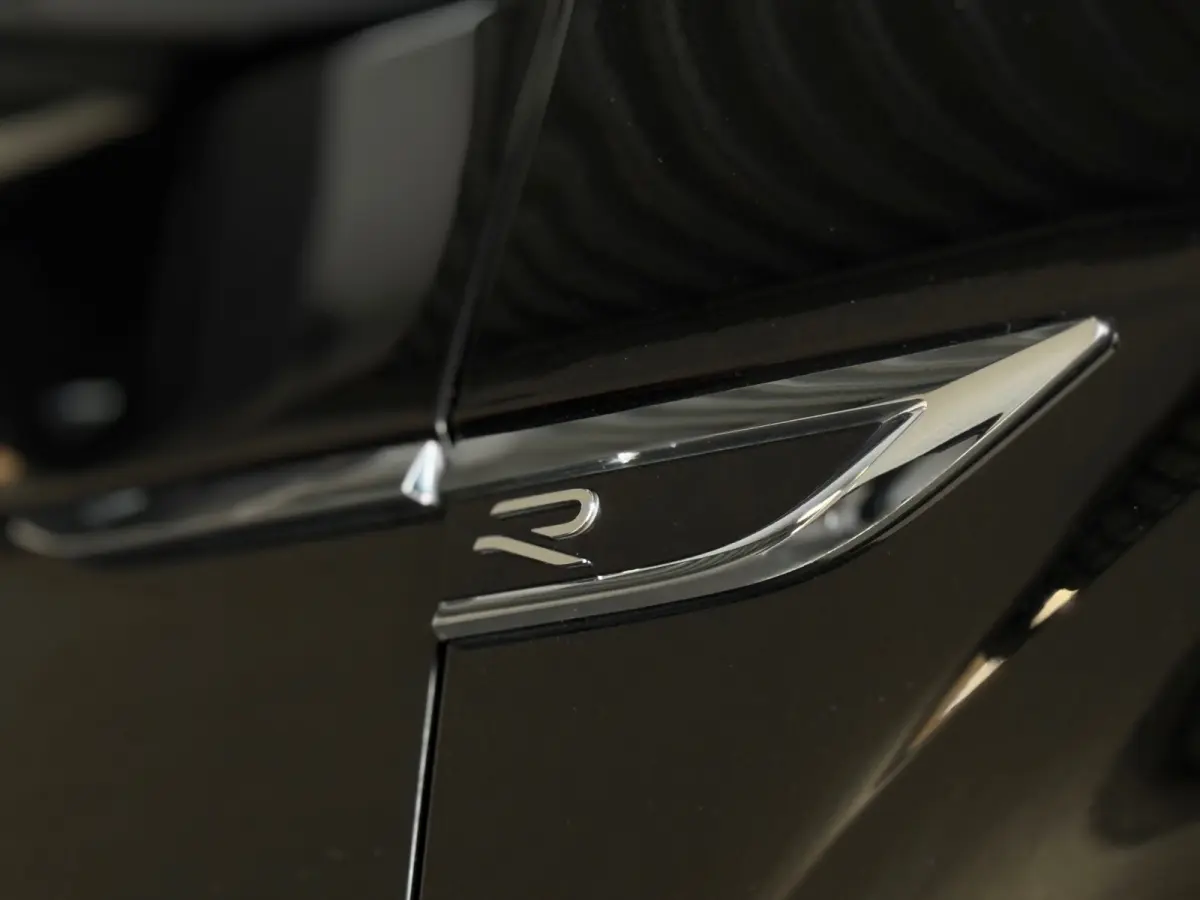 2.0 TSI 4Motion R / Akrapovic / Pano / Dcc / Acc / Leder / Carplay / Dodehoek / Camera / Keyless Go / Ambiance /