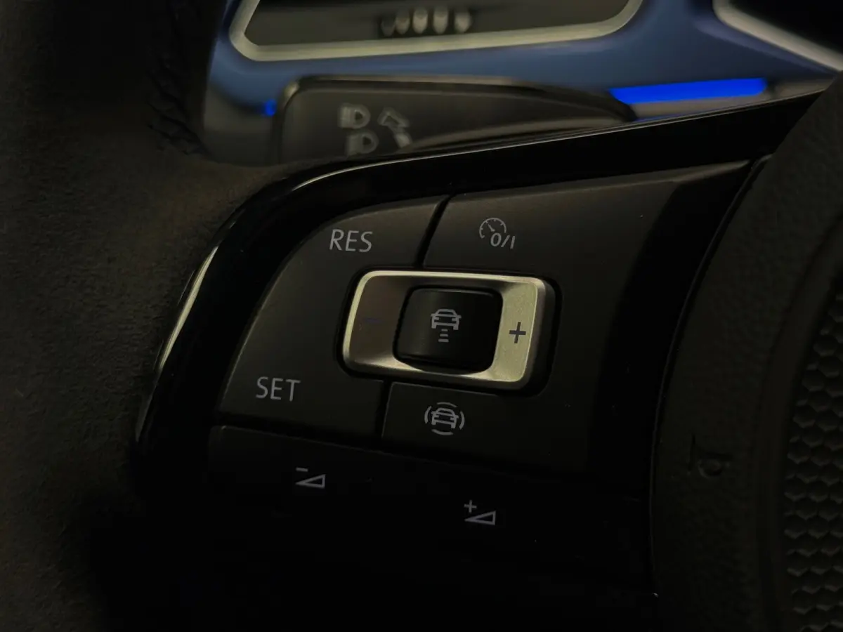 2.0 TSI 4Motion R / Akrapovic / Pano / Dcc / Acc / Leder / Carplay / Dodehoek / Camera / Keyless Go / Ambiance /