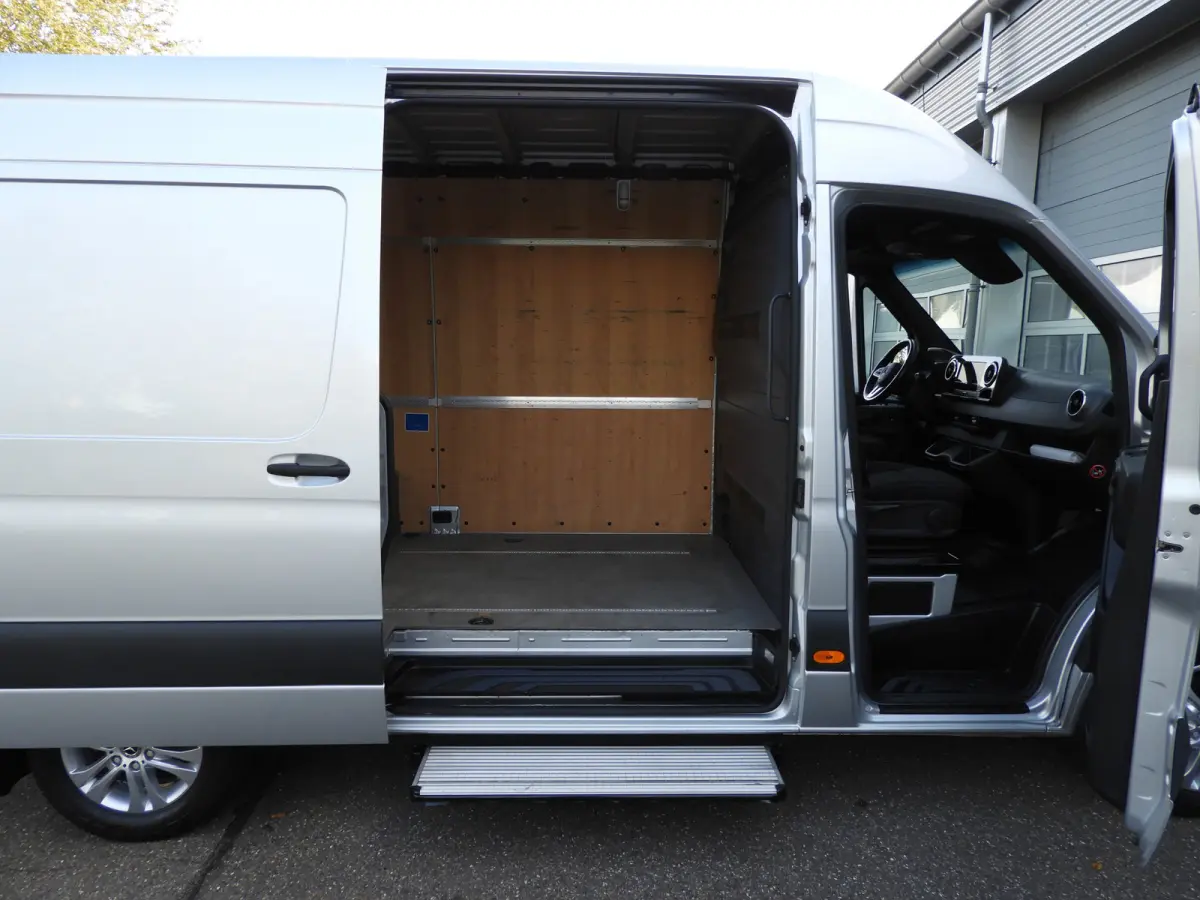 319 1.9 CDI L2H2 RWD AUT | 360° CAMERA | 2.8t TREKGEWICHT | DISTRONIC