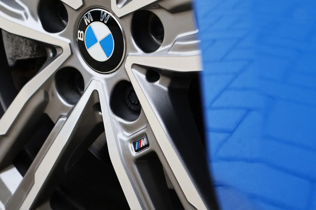 118i M-Sport Executive Edition Misano Blau | 1e eig. | Stoelverwarming | Keyless Entry | Live Cockpit Professional | Stuurverwarming