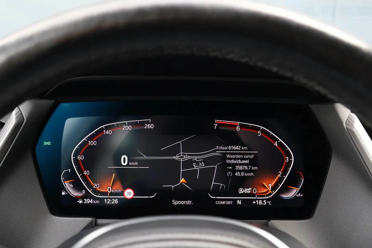 118i M-Sport Executive Edition Misano Blau | 1e eig. | Stoelverwarming | Keyless Entry | Live Cockpit Professional | Stuurverwarming