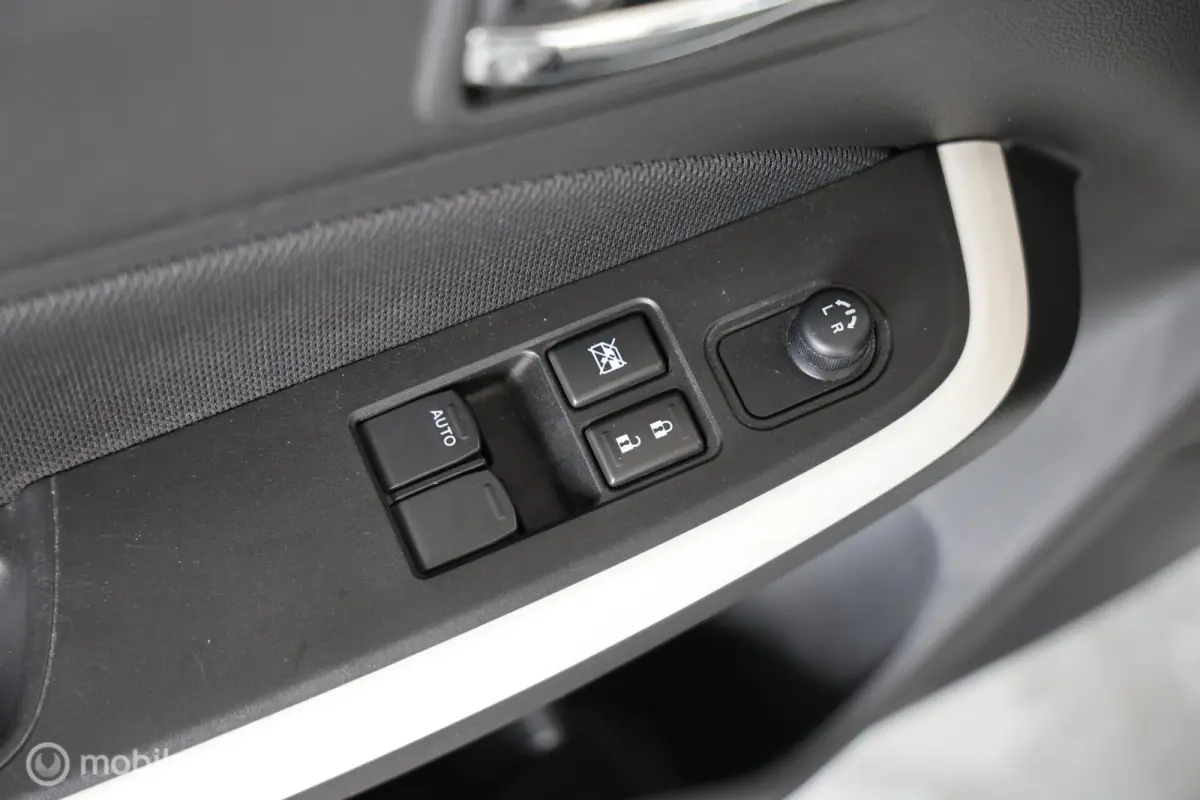 1.2 Comfort Smart Hybrid - Afneembare trekhaak - Stoelverwarming - Camera