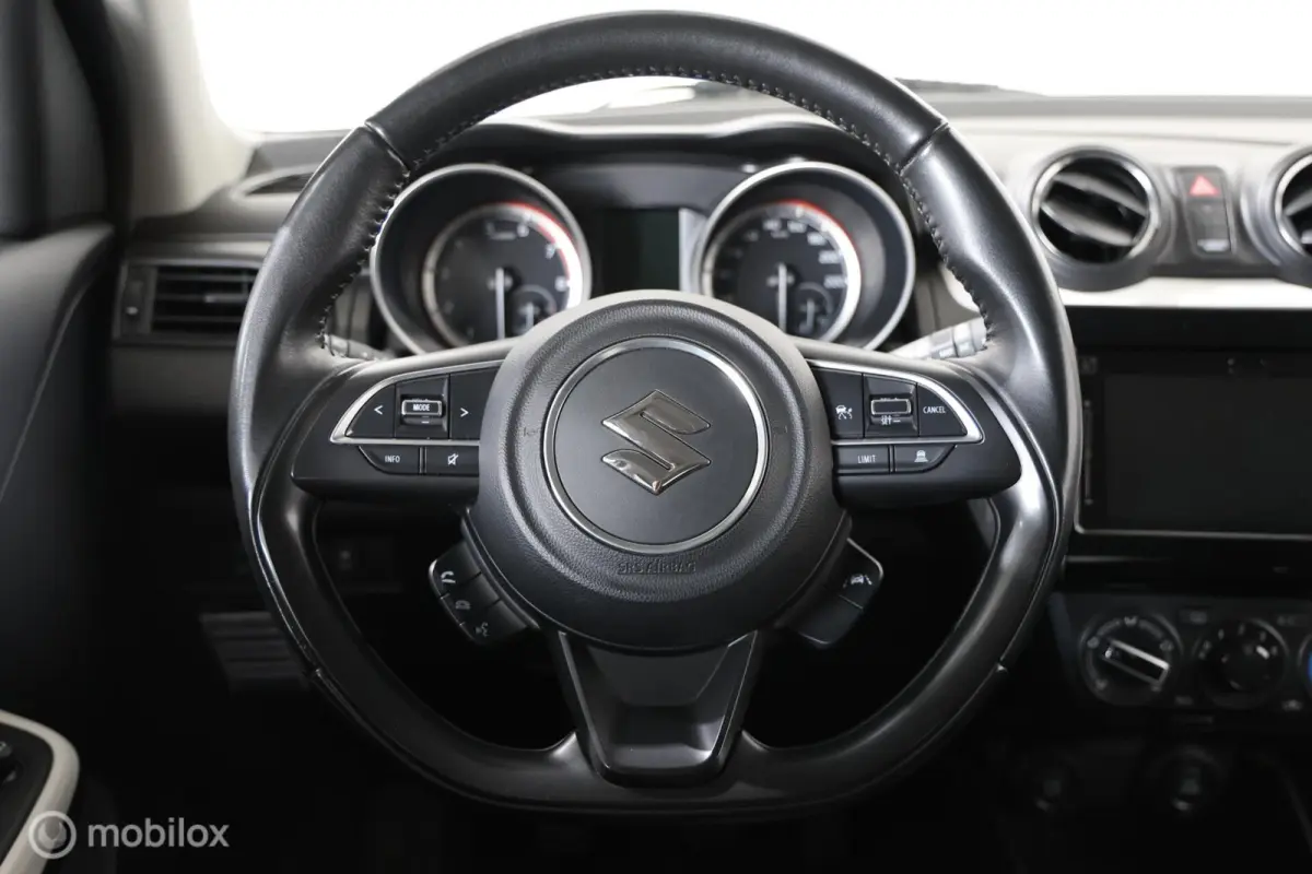 1.2 Comfort Smart Hybrid - Afneembare trekhaak - Stoelverwarming - Camera