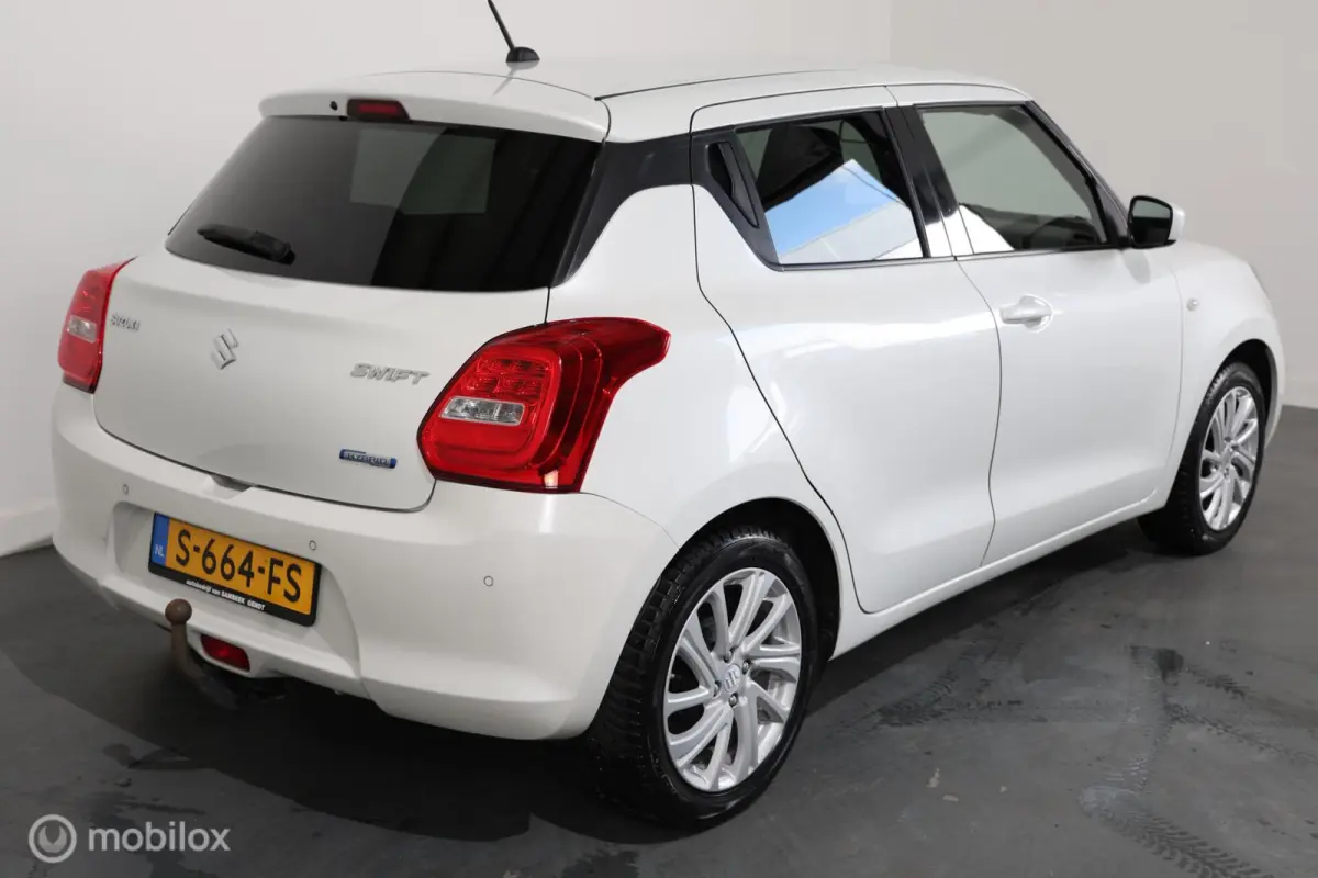 1.2 Comfort Smart Hybrid - Afneembare trekhaak - Stoelverwarming - Camera
