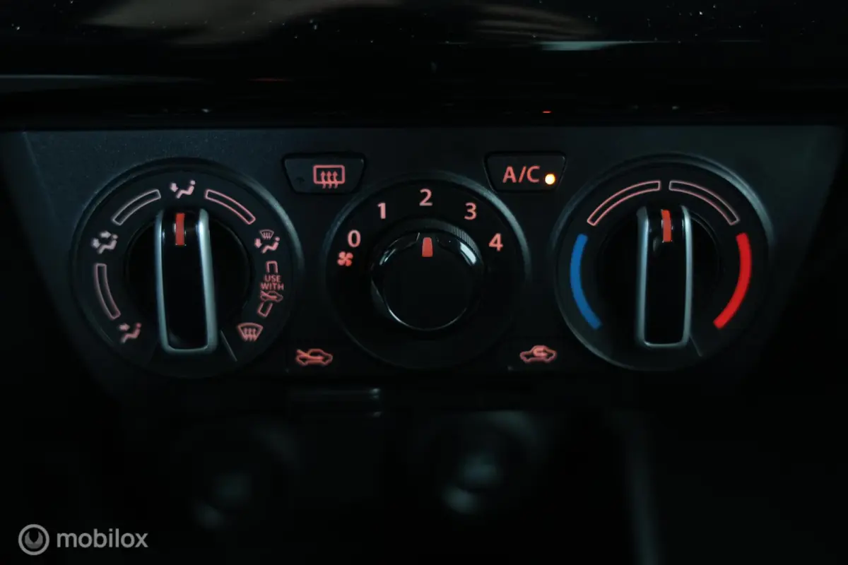 1.2 Comfort Smart Hybrid - Afneembare trekhaak - Stoelverwarming - Camera