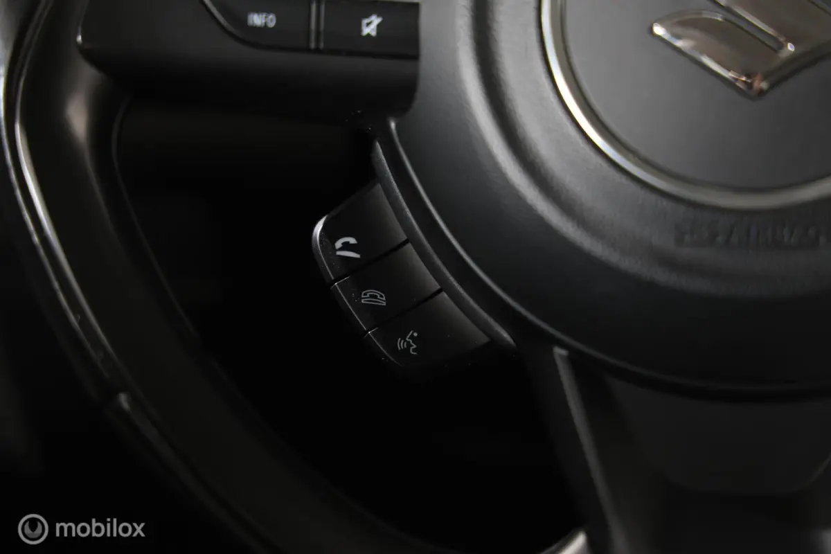 1.2 Comfort Smart Hybrid - Afneembare trekhaak - Stoelverwarming - Camera