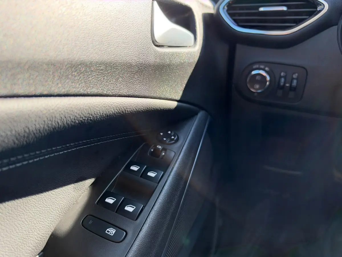 1.2 Turbo Elegance, Navigatie, Camera, Automaat, Stoel/Stuur verwarming, 1ste eigenaar, Dealer auto