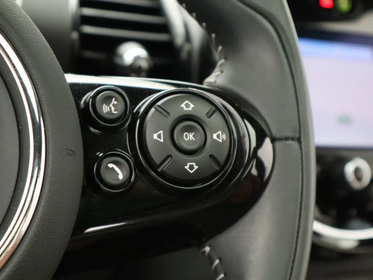 Mini 1.5 Cooper Richmond Park Edition |  Achteruitrijcamera | Panoramisch schuifdak | Climate Control | Apple Carplay/Android Auto