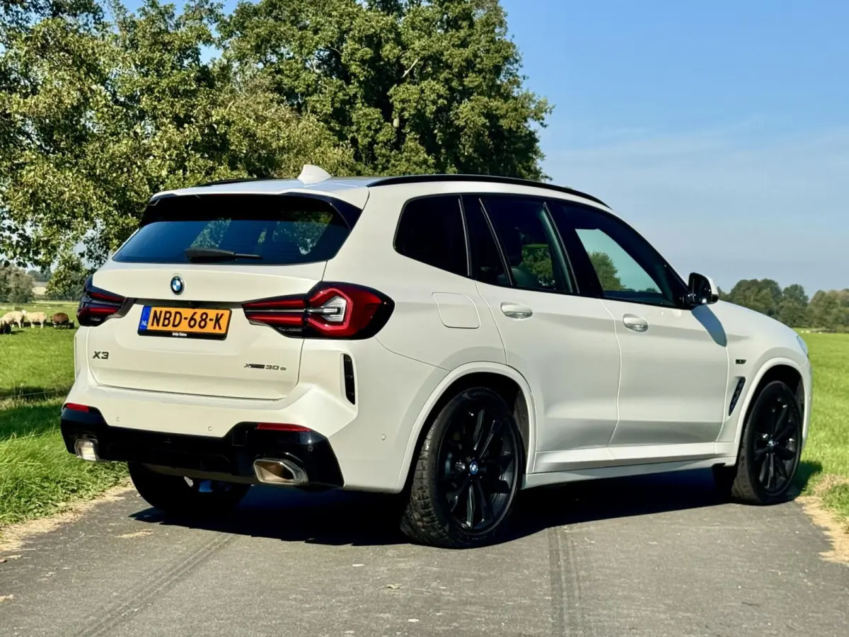 xDrive30e M Sport|Laserlight|HUD|Driving Assistant|Comfort Access|Zeer nette auto!
