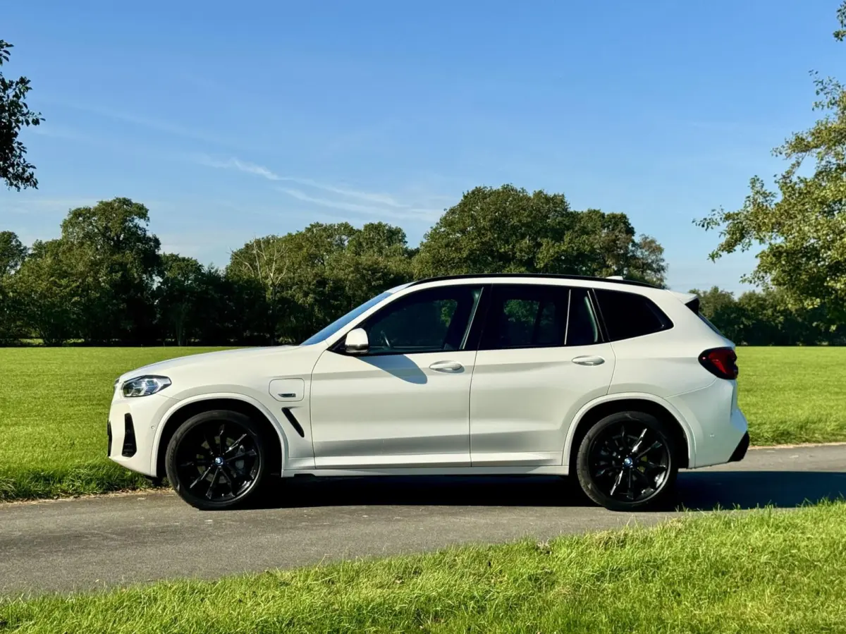 xDrive30e M Sport|Laserlight|HUD|Driving Assistant|Comfort Access|Zeer nette auto!