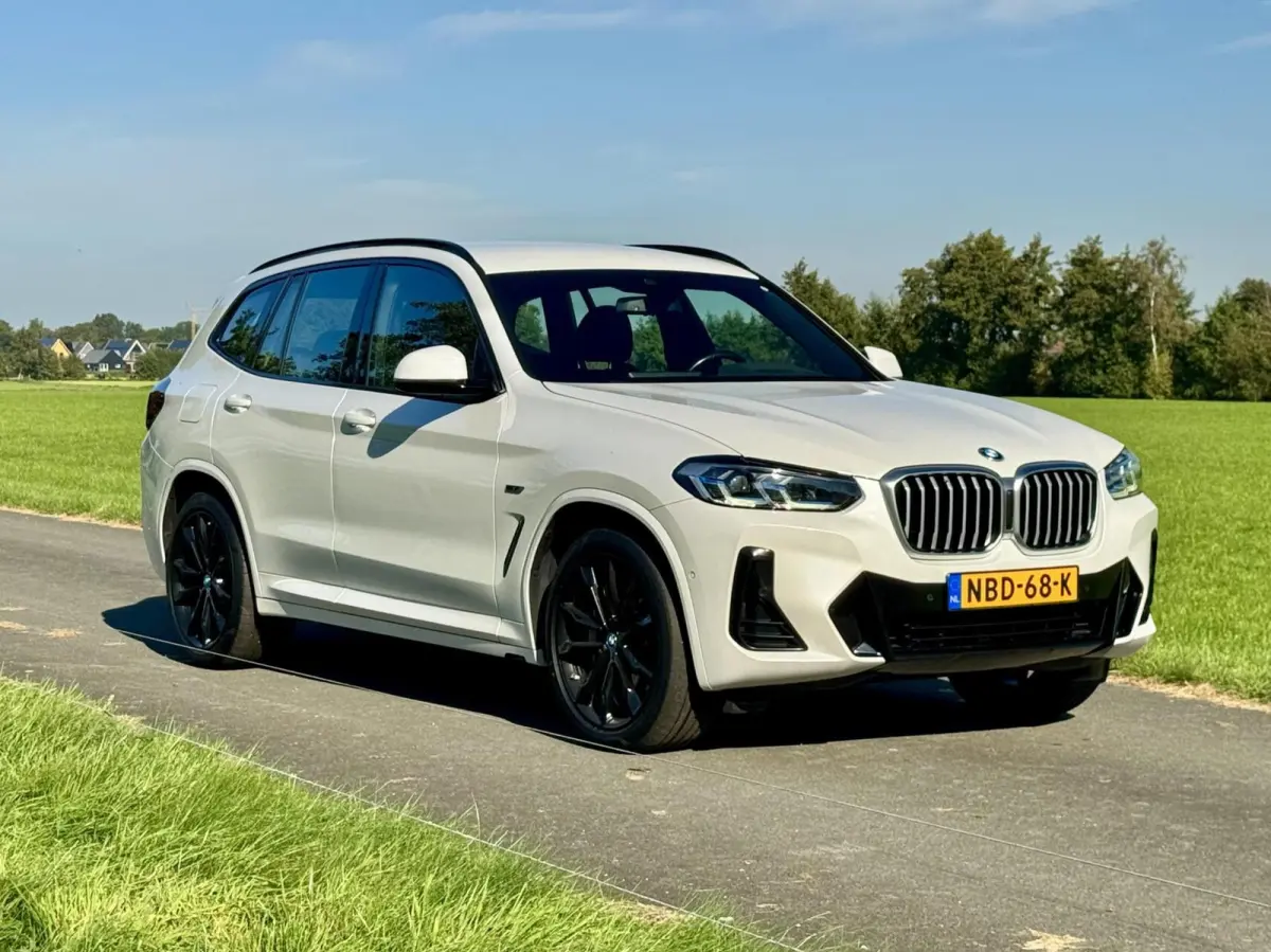 xDrive30e M Sport|Laserlight|HUD|Driving Assistant|Comfort Access|Zeer nette auto!