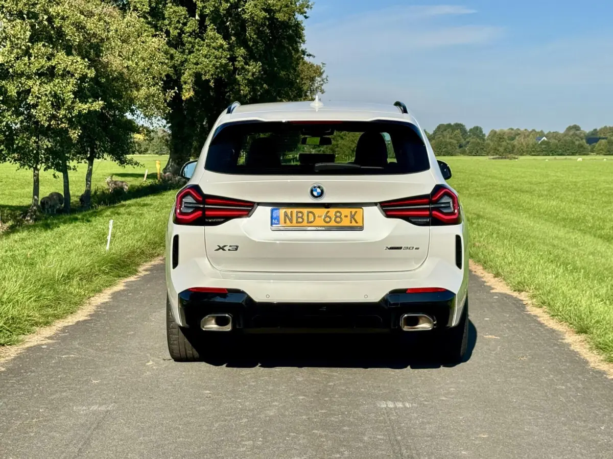 xDrive30e M Sport|Laserlight|HUD|Driving Assistant|Comfort Access|Zeer nette auto!
