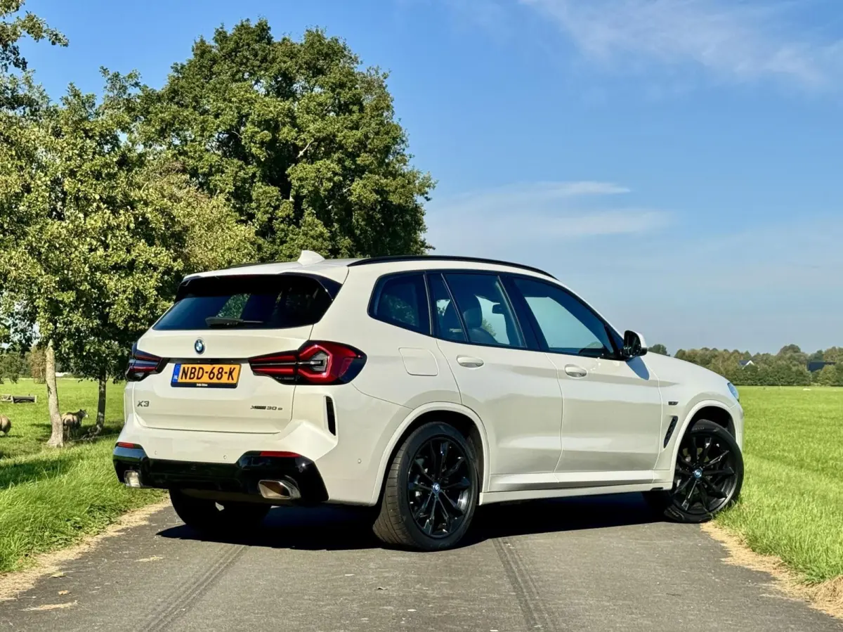xDrive30e M Sport|Laserlight|HUD|Driving Assistant|Comfort Access|Zeer nette auto!