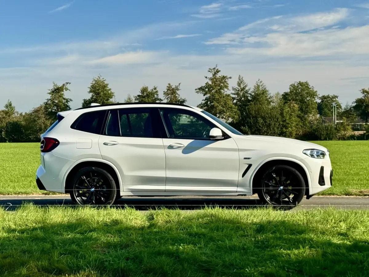 xDrive30e M Sport|Laserlight|HUD|Driving Assistant|Comfort Access|Zeer nette auto!