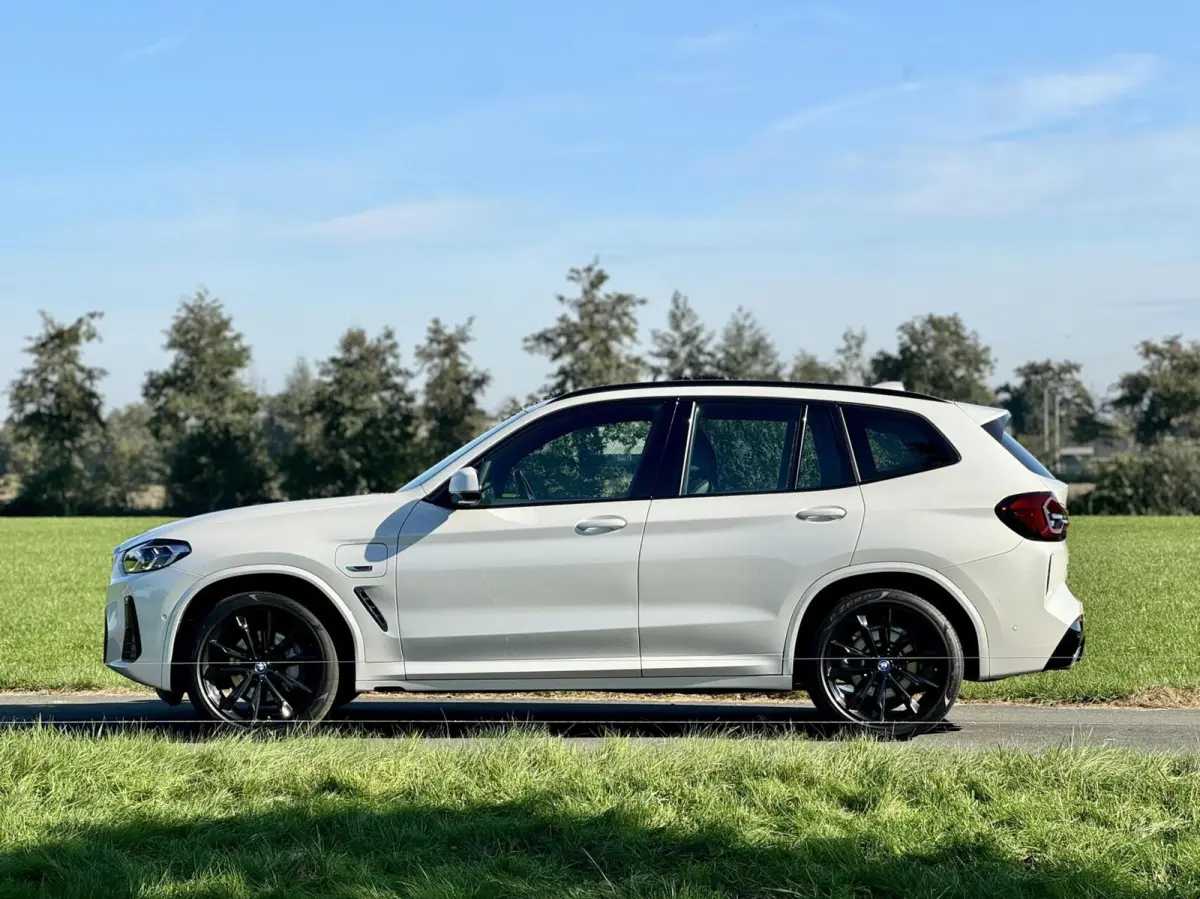 xDrive30e M Sport|Laserlight|HUD|Driving Assistant|Comfort Access|Zeer nette auto!