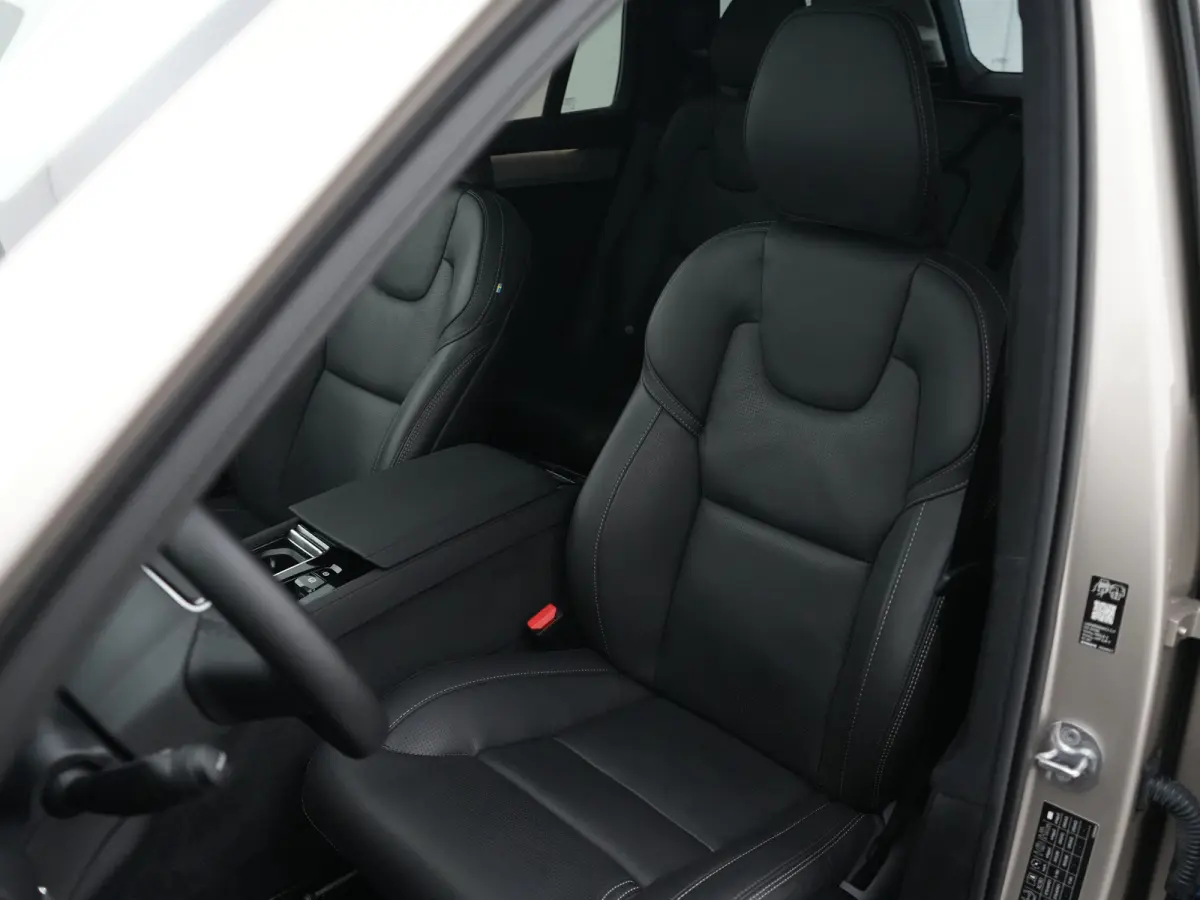 T8 Recharge AWD Ultra Dark | Luchtvering | Bowers & Wilkins | 360° | Head-Up | Massage | Panoramadak | Trekhaak