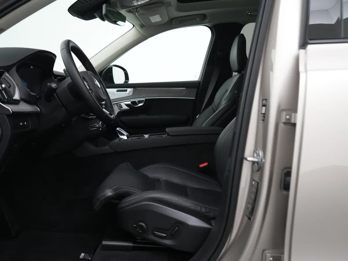 T8 Recharge AWD Ultra Dark | Luchtvering | Bowers & Wilkins | 360° | Head-Up | Massage | Panoramadak | Trekhaak