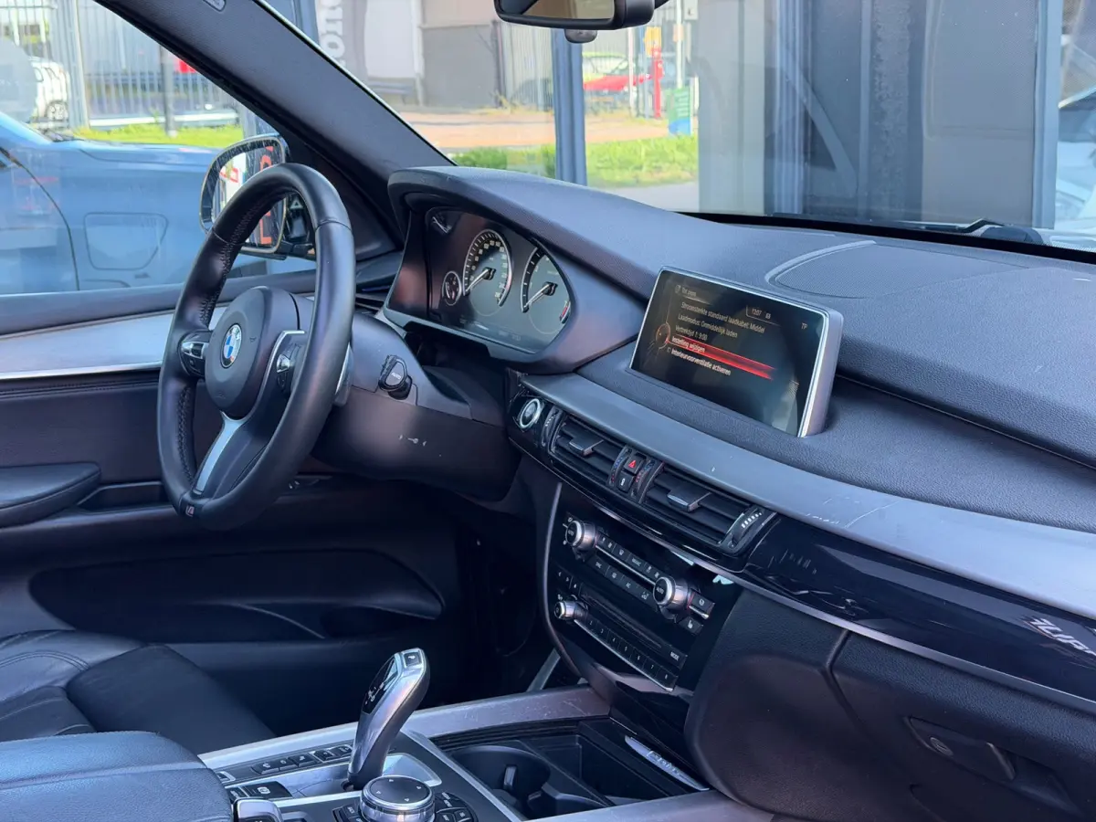XDrive40e High Executive M Sport | Pano | Camera| Leer