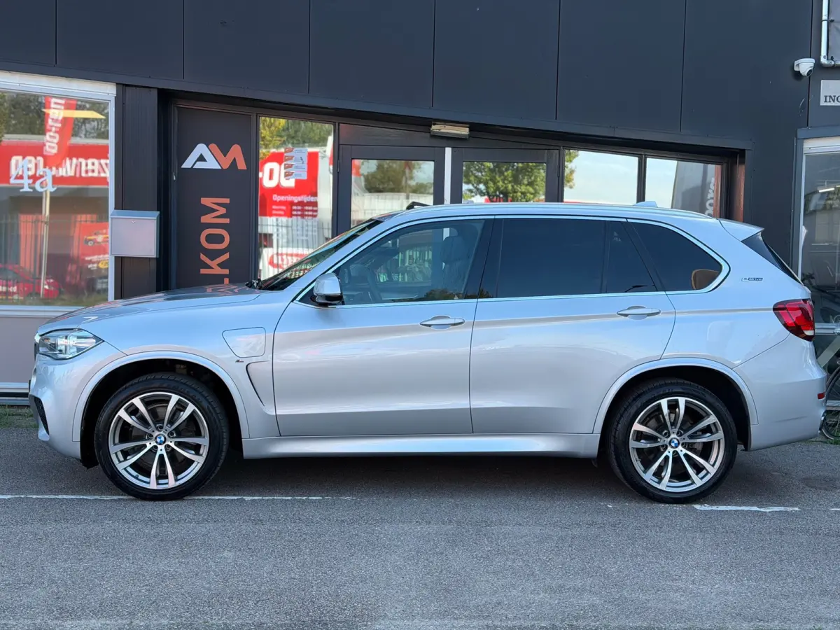 XDrive40e High Executive M Sport | Pano | Camera| Leer