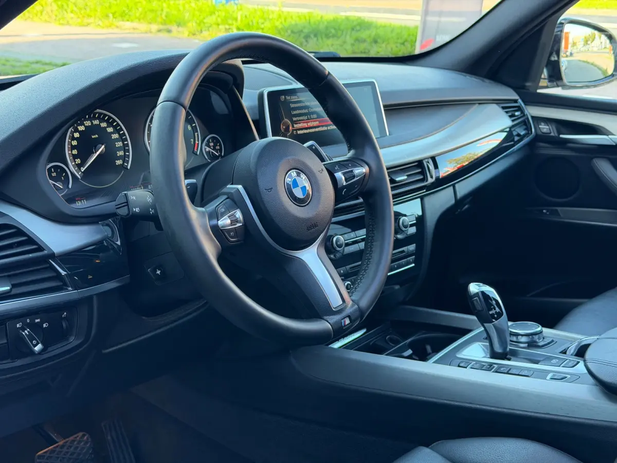 XDrive40e High Executive M Sport | Pano | Camera| Leer