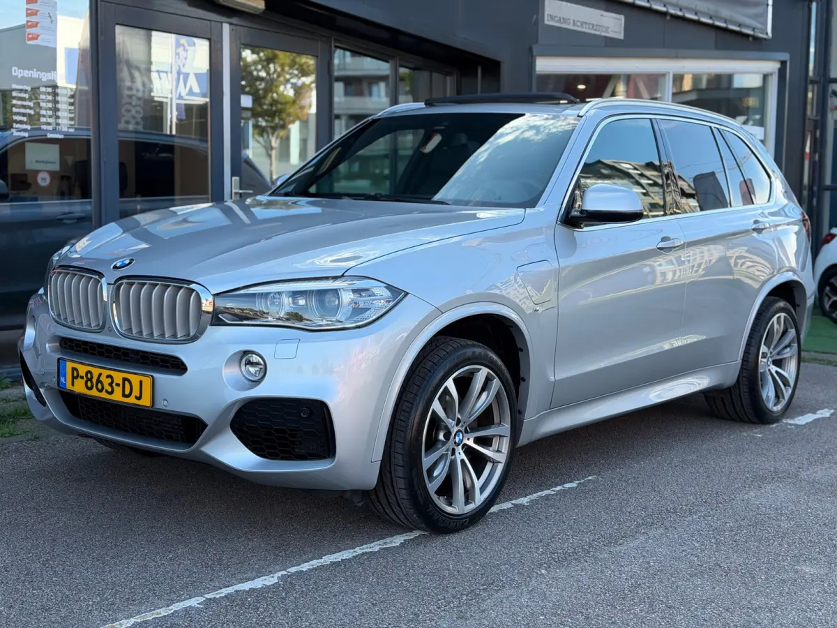 XDrive40e High Executive M Sport | Pano | Camera| Leer