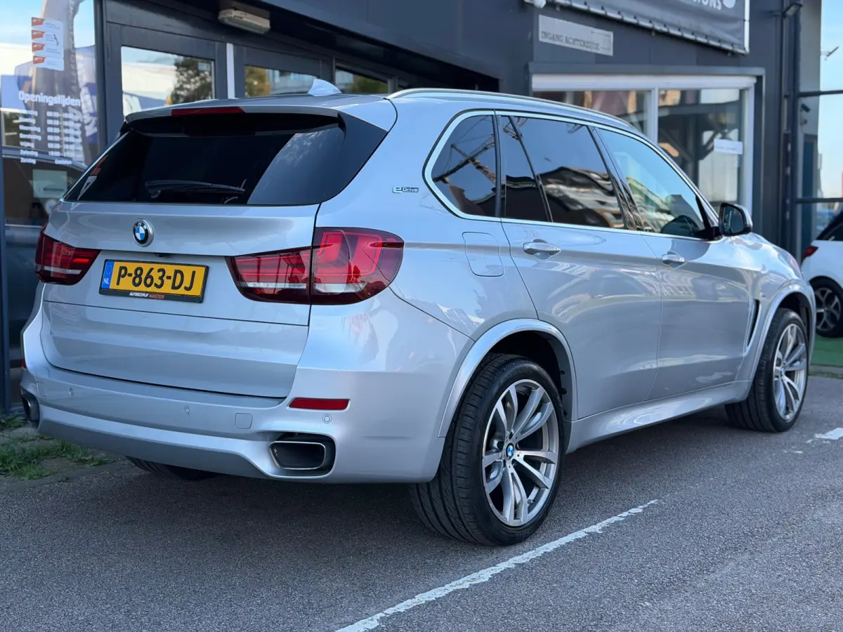 XDrive40e High Executive M Sport | Pano | Camera| Leer
