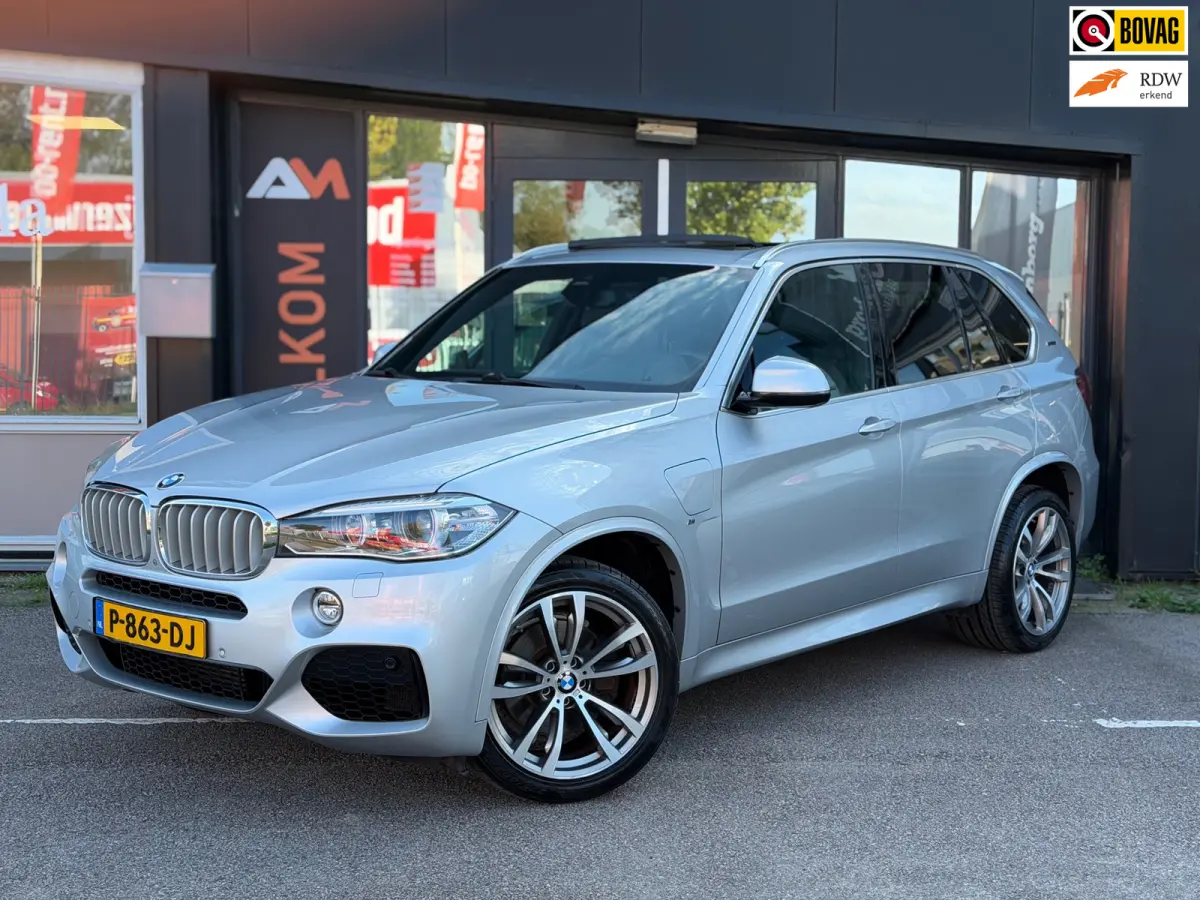 XDrive40e High Executive M Sport | Pano | Camera| Leer