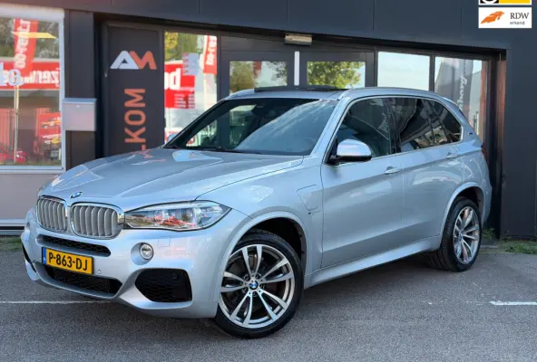 XDrive40e High Executive M Sport | Pano | Camera| Leer