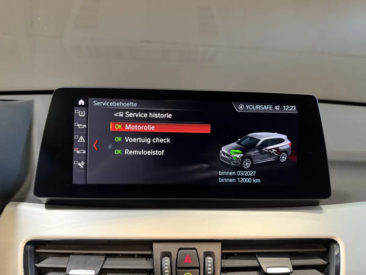 xDrive25e Executive | Pano | Head-up | Leder | M-stuur + velgen | Camera | Full LED | Dealer onderhouden