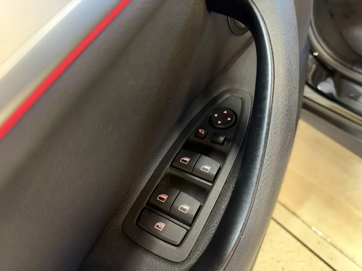xDrive25e Executive | Pano | Head-up | Leder | M-stuur + velgen | Camera | Full LED | Dealer onderhouden