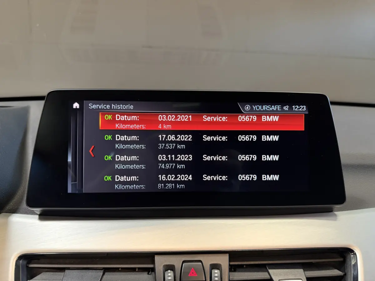 xDrive25e Executive | Pano | Head-up | Leder | M-stuur + velgen | Camera | Full LED | Dealer onderhouden
