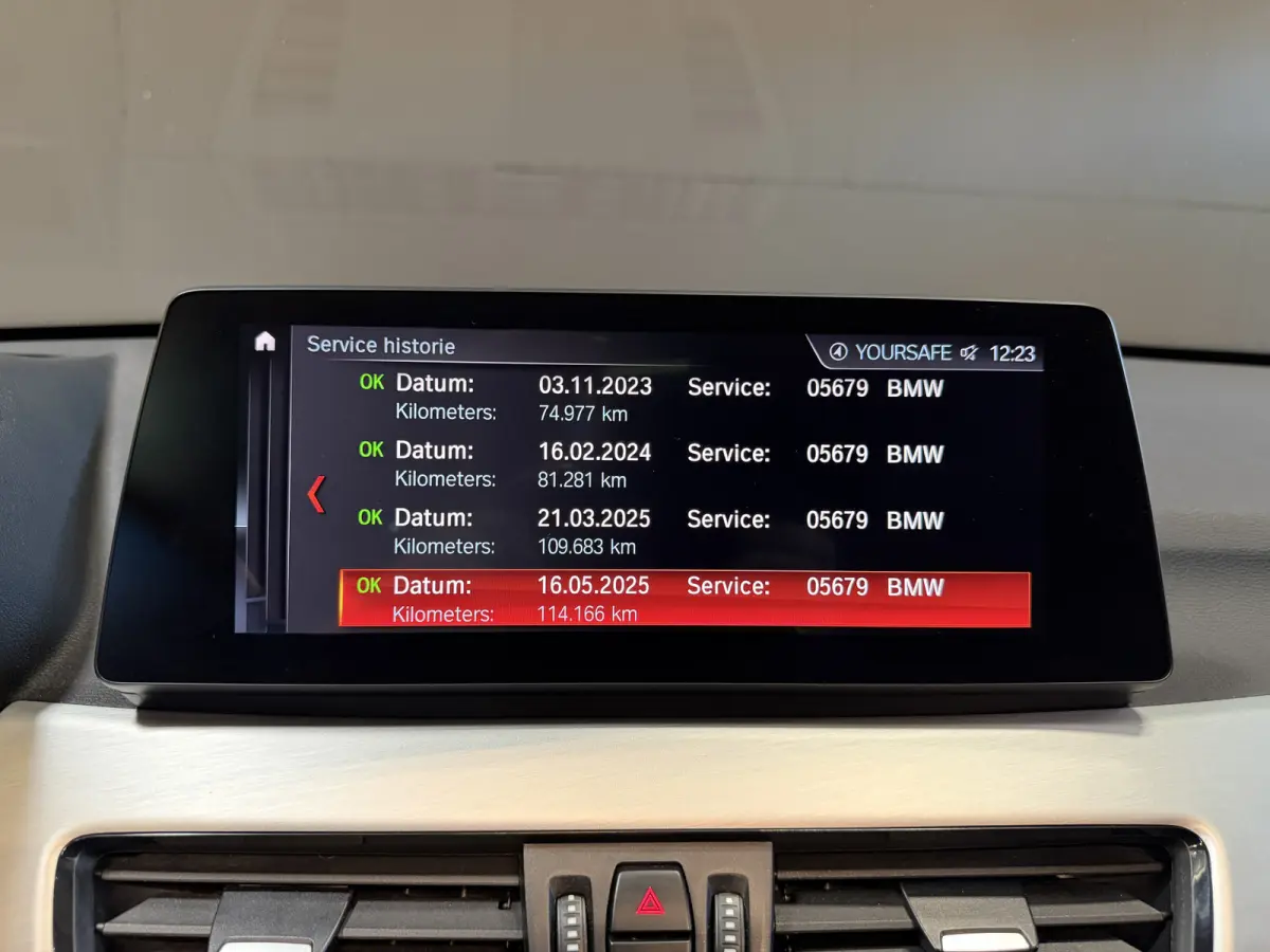 xDrive25e Executive | Pano | Head-up | Leder | M-stuur + velgen | Camera | Full LED | Dealer onderhouden