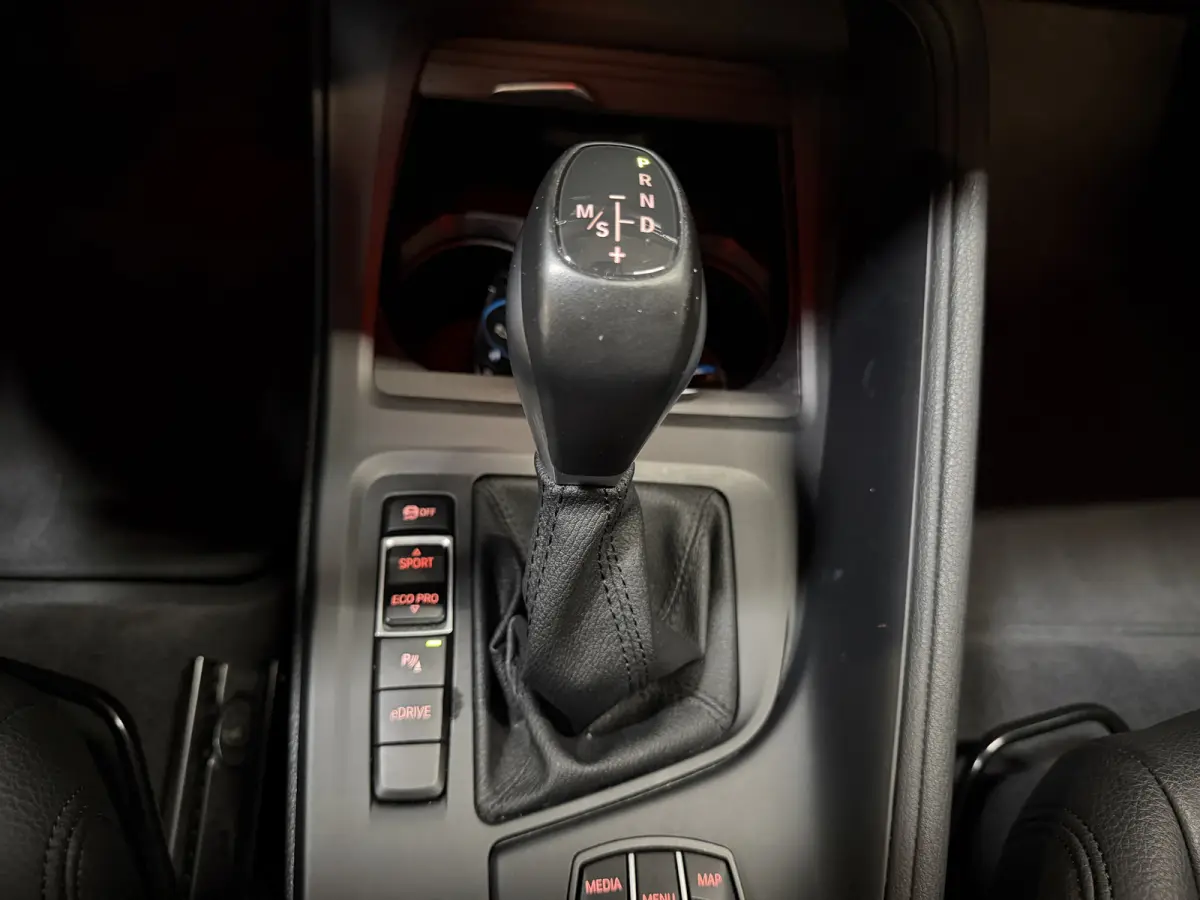 xDrive25e Executive | Pano | Head-up | Leder | M-stuur + velgen | Camera | Full LED | Dealer onderhouden