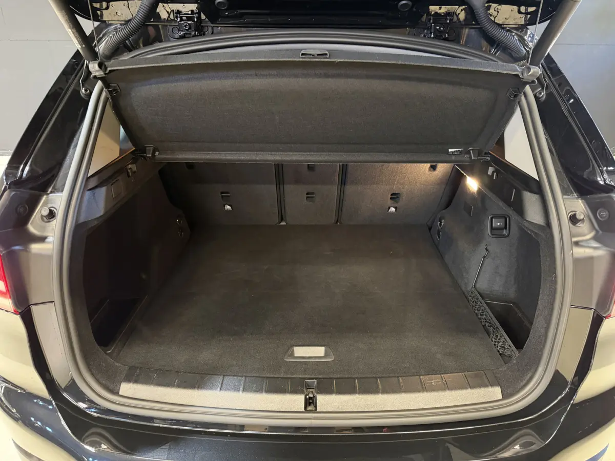 xDrive25e Executive | Pano | Head-up | Leder | M-stuur + velgen | Camera | Full LED | Dealer onderhouden