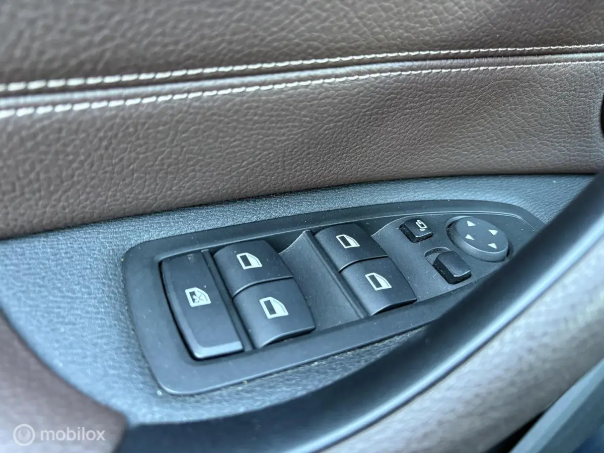 sDrive20i High Executive Panorama / HUD / Trekhaak