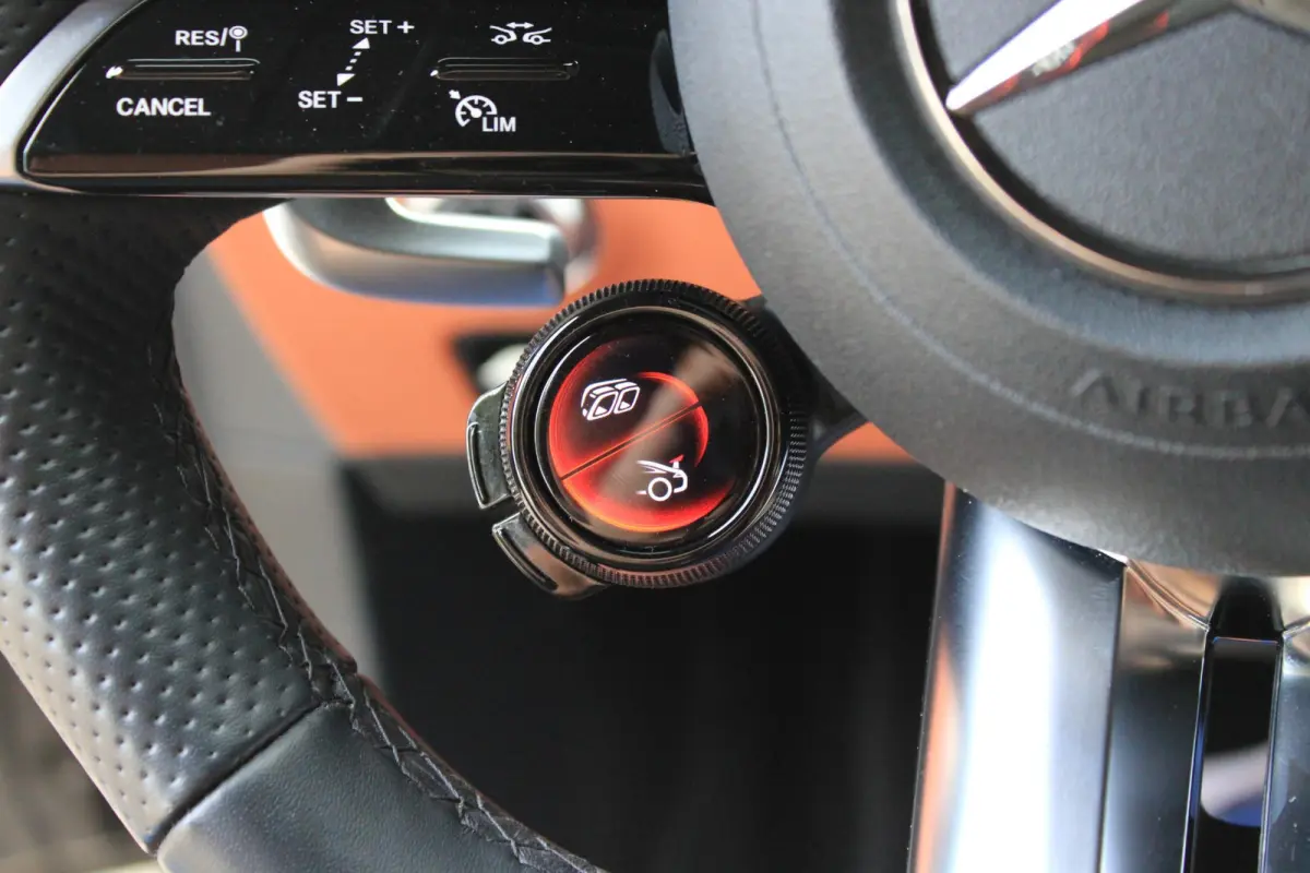 Roadster AMG 63 4MATIC+ Monzagrijs Magno | 4-Wielsturing | Burmester | Digital Light | Airscarf | Rode Kap | Memory | Keyless | Night | Distronic | BTW