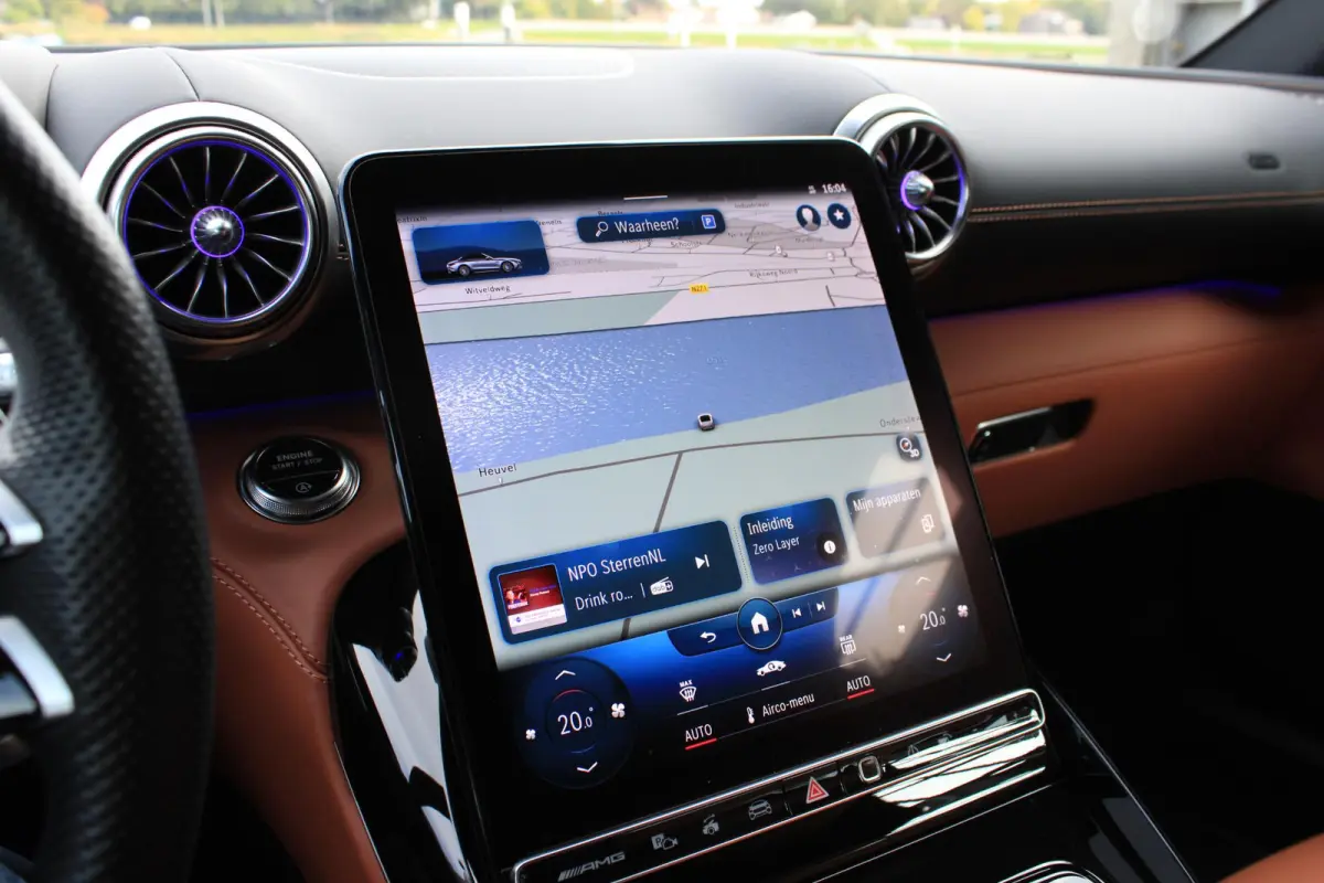 Roadster AMG 63 4MATIC+ Monzagrijs Magno | 4-Wielsturing | Burmester | Digital Light | Airscarf | Rode Kap | Memory | Keyless | Night | Distronic | BTW
