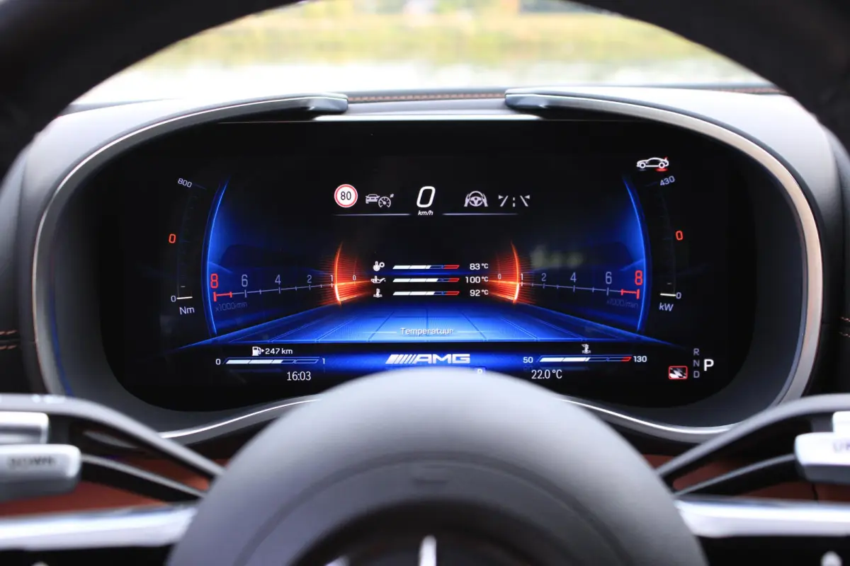 Roadster AMG 63 4MATIC+ Monzagrijs Magno | 4-Wielsturing | Burmester | Digital Light | Airscarf | Rode Kap | Memory | Keyless | Night | Distronic | BTW