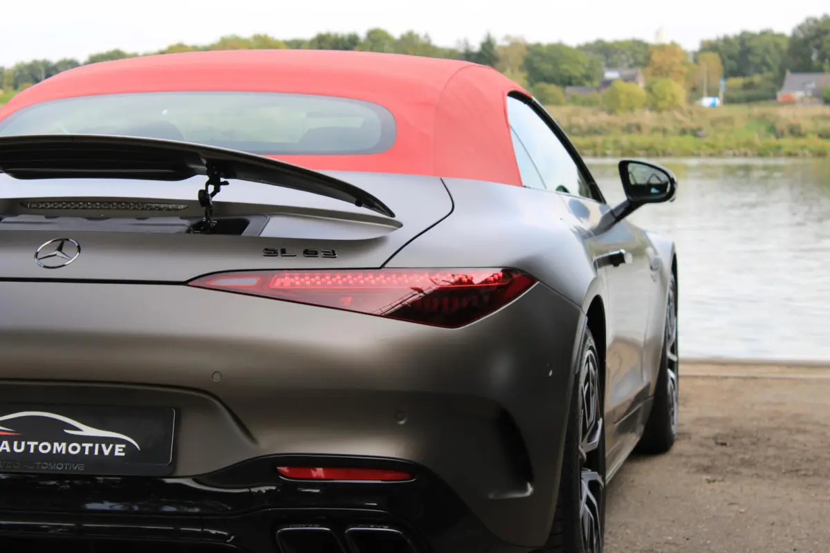 Roadster AMG 63 4MATIC+ Monzagrijs Magno | 4-Wielsturing | Burmester | Digital Light | Airscarf | Rode Kap | Memory | Keyless | Night | Distronic | BTW